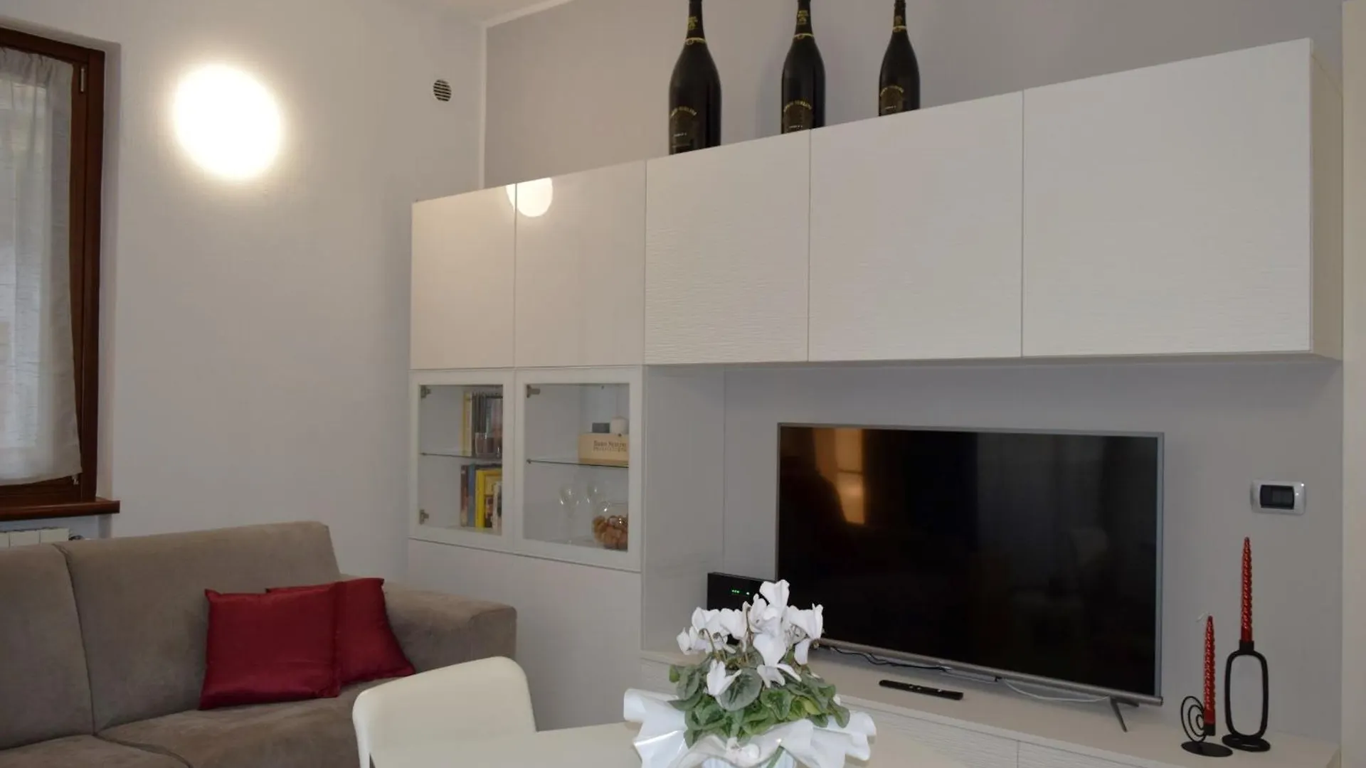 Apartment Onda Del Lago Mountain Lake Iseo Hospitality Castro  Italy