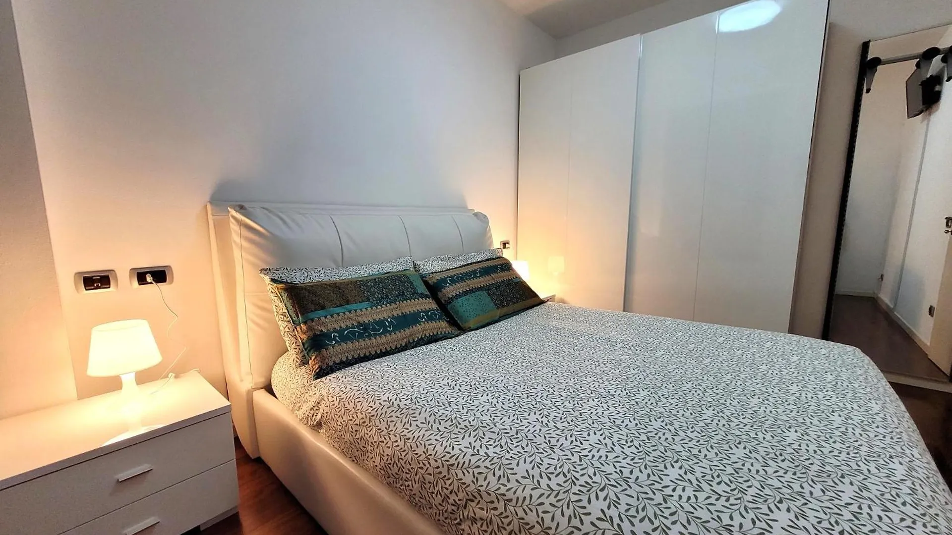 Apartment Onda Del Lago Mountain Lake Iseo Hospitality Castro