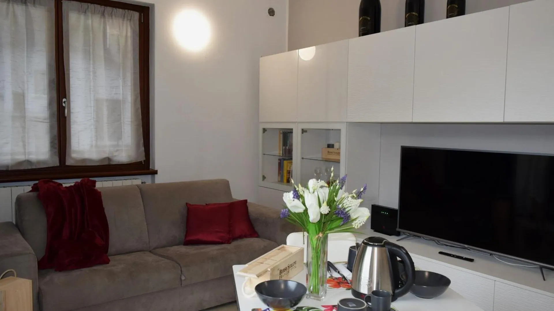 Onda Del Lago Mountain Lake Iseo Hospitality Castro  Apartment